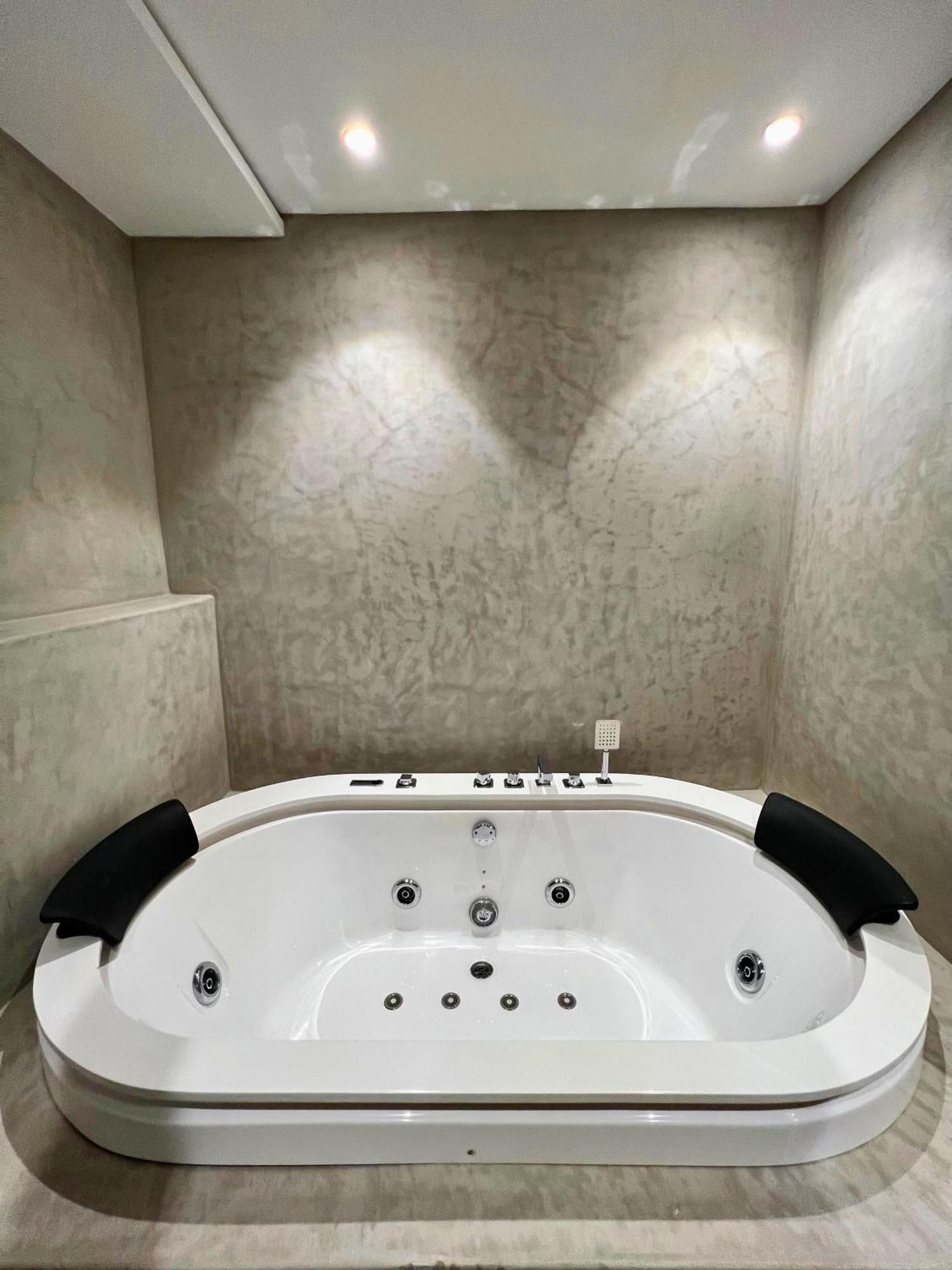 Appartamento The Mirage Tangier - 3Br Luxury Sea View With Private Hammam & Jacuzzi Esterno foto